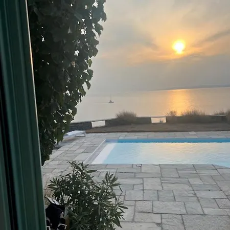 Elli S Seafront Pool Villa, 100 M From Quiet Sandy In Kea, Cyclades *