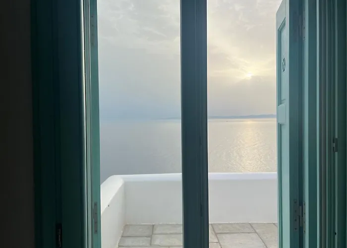 Elli S Seafront Pool Villa, 100 M From Quiet Sandy In Kea, Cyclades Melissaki